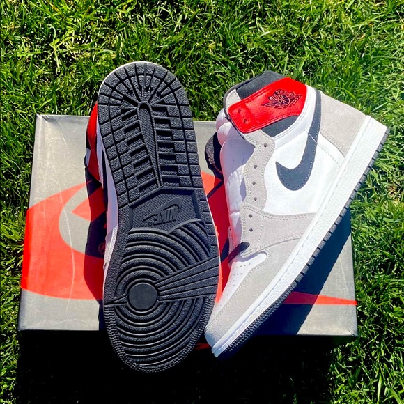 Jordan 11 smoke greys - Picture 1 of 2